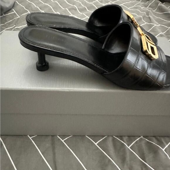 Balenciaga Black and Gold Sandals - Picture 2 of 9